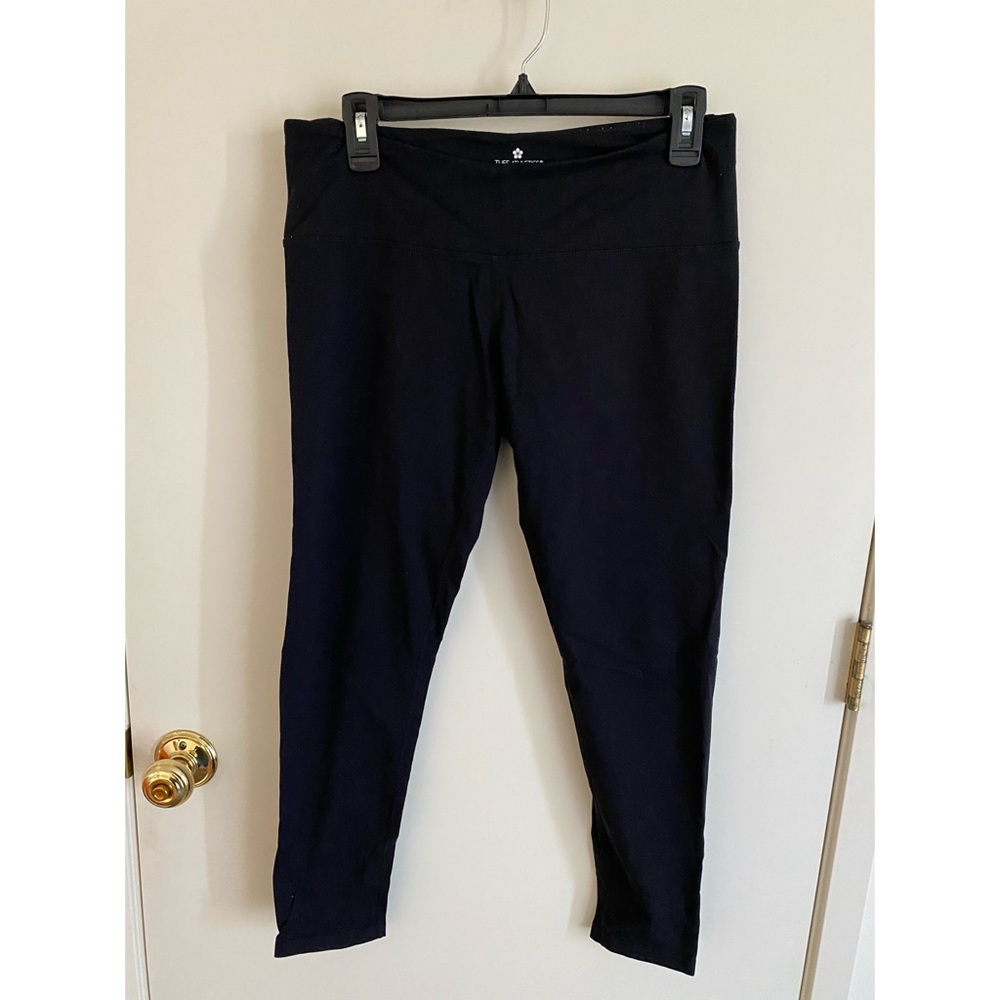 Medium black TUFF active leggings 7/8 length